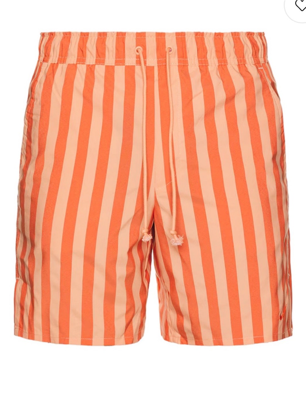 Nike Unlimited Shorts in Picante Red & Apricot Agate